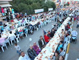 Sultanbeyli'de mahalle iftarları son buldu