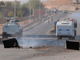 Cizre'de izinsiz gösteri:1 polis yaralı