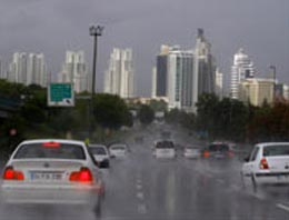 Yağmur İstanbul trafiğini felç etti